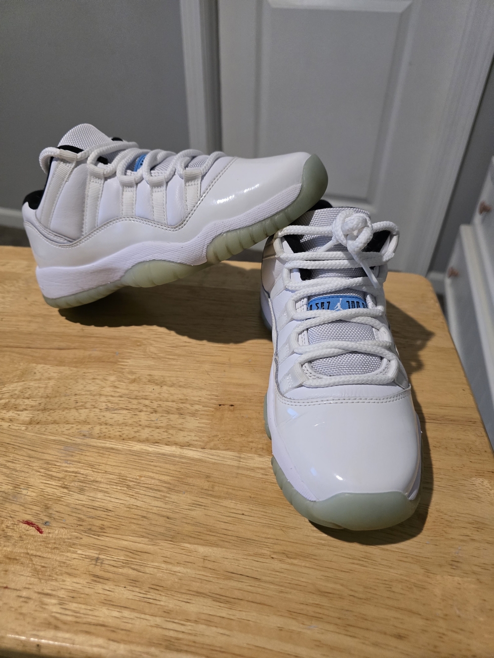 Air Jordan 11 Retro Low (GS) White/Legend Blue-White-Black 528896-117 Size 6Y